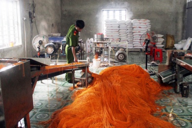  Hà Nội: Rùng mình bim bim bẩn sản xuất theo công nghệ Trung Quốc 