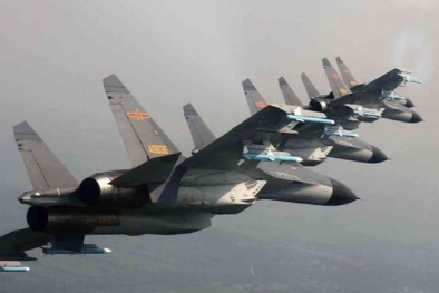 Trung Quốc điều máy bay mang tên lửa ra Biển Đông ‘dằn mặt’ Mỹ