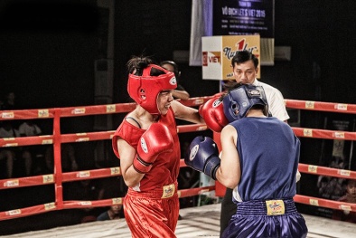 Võ sĩ Muay Thái Minh Tiến hạ knock out đàn anh chỉ trong 2 hiệp đấu