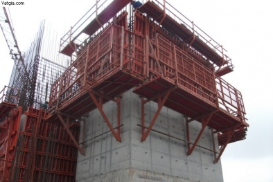 Tăng năng suất xây dựng công trình bằng công nghệ cốp pha leo