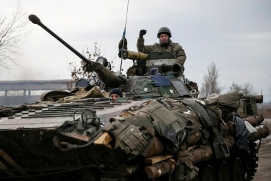 Tin tức mới nhất về Ukraine ngày 6/11/2015: Binh sĩ chính phủ được phép nổ súng