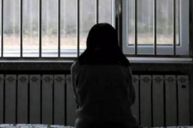 Phẫn nộ bé gái 12 tuổi bị ép bán dâm liên tục