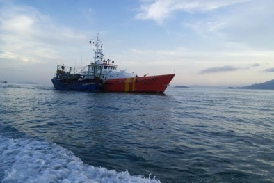 Giải cứu 7 thuyền viên gặp nạn ở Hoàng Sa sau 3 ngày lênh đênh trên biển