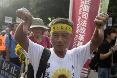 Dân Đài Loan phản ứng mạnh với 'cuộc gặp lịch sử'