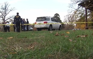 Cặp đôi Mỹ trúng 9 phát súng khi đang 'yêu' trên ô tô 