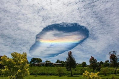 Lỗ mây cực hiếm xuất hiện kỳ ảo trên bầu trời Australia
