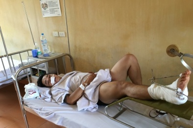 Vụ đâm liên hoàn trên cầu vượt: Giây phút bám cần gạt nước giữ mạng sống