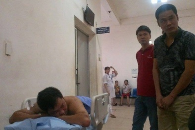 56 công nhân bị ngộ độc nghi ăn phải giò... có dòi