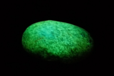 Viên đá bí ẩn phát sáng trị giá gần 360 tỷ tại Trung Quốc