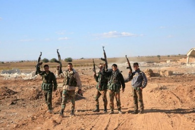 Tình hình chiến sự Syria mới nhất: Quân đội Syria 'bẻ gãy gọng kìm' của IS tại Aleppo