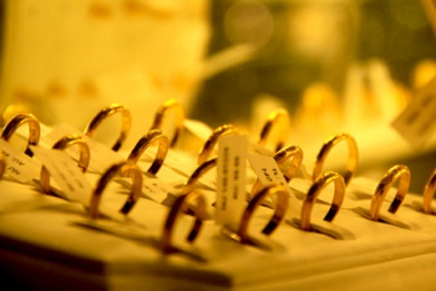 Giá vàng hôm nay 14/11/2015 liên tục lập đáy