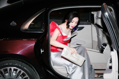 Giáng My vai trần nuột nà đi sự kiện