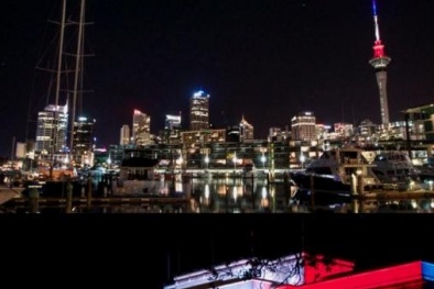 Kỳ quan khắp thế giới chuyển màu cờ Pháp sau vụ khủng bố