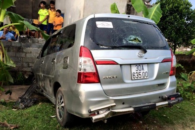 Xe 'điên' đâm liên hoàn qua 2 huyện, 8 người bị thương