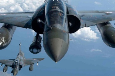 Chiến cơ Pháp dội bom không kích đầu não IS ở Syria