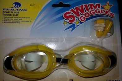 Kính bơi trẻ em Trung Quốc chứa chất gây vô sinh