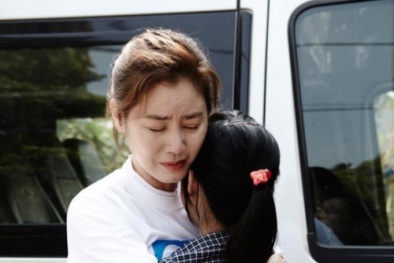 Hoa hậu Hàn Quốc nhận con nuôi người Việt trở lại tìm con