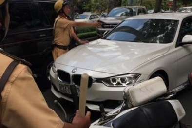 CSGT TP.HCM nổ súng, khống chế tài xế xe ô tô ‘điên’ tông thiếu nữ