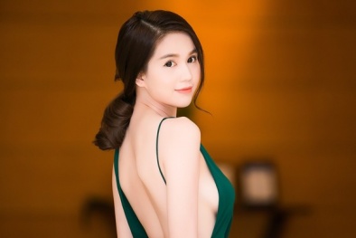 Ngọc Trinh diện váy ‘hở bạo’ tham gia sự kiện