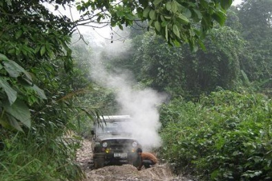 Đào giun câu cá cuốc trúng đầu đạn, 2 thanh niên chết thảm