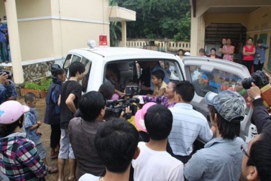 Bé trai 1 tuổi tử vong vì sặc cháo ở điểm giữ trẻ