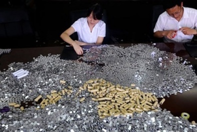 Choáng với bà mẹ mang 250kg tiền xu đi mua nhà cho con gái