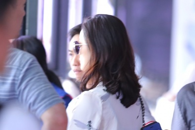 Hạ Vi được Cường Đô La ‘yêu chiều’ tại sân bay