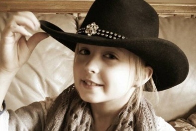 Bé gái 8 tuổi bất ngờ mắc ung thư vú hiếm gặp