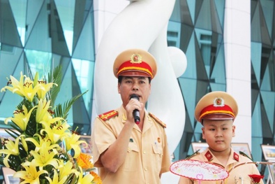 CSGT Đà Nẵng: 'Chúng tôi không lấy cậu bé ung thư ra đánh bóng hình ảnh'