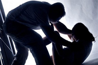 Võ sư Karatedo đội lốt 'nhiếp ảnh gia' cưỡng bức nữ sinh rồi quay clip