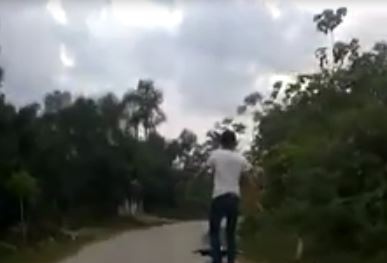 Hồi kết trong bệnh viện của thanh niên 'làm xiếc' trên xe máy