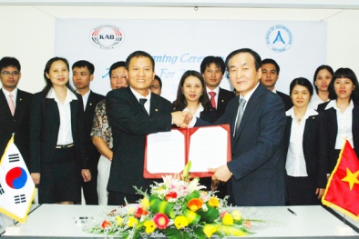 Hoạt động công nhận: 20 năm, lớn mạnh tầm quốc tế