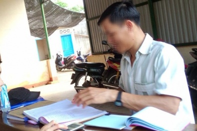 Kiểm điểm 3 cán bộ công an 'nhờ' phạm nhân làm việc thay