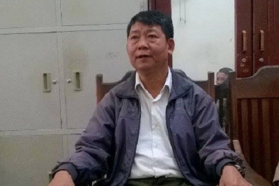 Cụ ông 70 tuổi dùng dao đâm chết con trai vì bị túm cổ áo