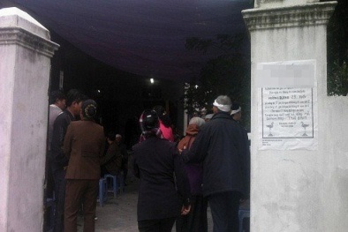 Tạm giữ hình sự cán bộ nhà nước sát hại vợ bằng chiếc cà vạt