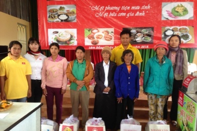 Người dân nghèo Lâm Đồng đón nhận chương trình 'Về với yêu thương'