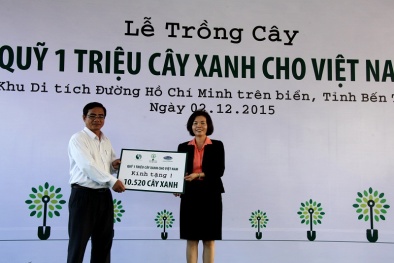 Vinamilk trồng cây tại khu di tích đường Hồ Chí Minh trên biển