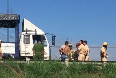 Tạm giữ 1 người vì có hành vi xô xát với CSGT