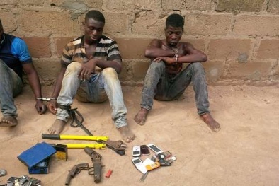 Băng đảng trộm cướp khét tiếng bị tóm vì tranh nhau chiến lợi phẩm