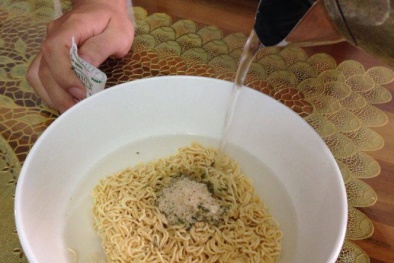 Mì ăn liền, ăn nhanh, bệnh nhanh