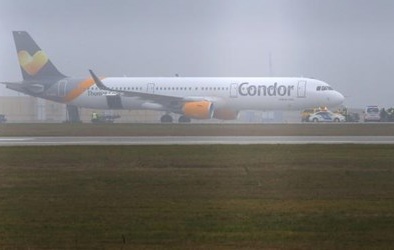 Máy bay của Đức hạ khánh khẩn cấp để tìm bom