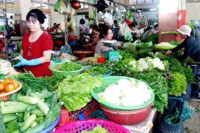 Tết Nguyên đán: Không lo ‘sốt’ giá thịt, rau 