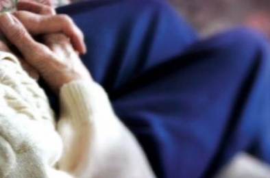 Vào xin nước uống rồi hiếp dâm cụ bà 85 tuổi