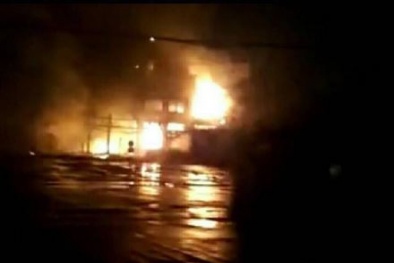 'Bà hỏa' thiêu trụi nhà máy thuốc trừ sâu ở Trung Quốc