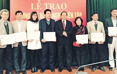 Ngành xuất bản 'chữa bệnh' cho từng con chữ?