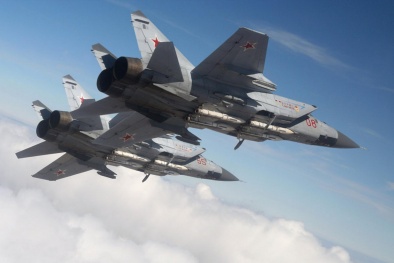 'Vua đánh chặn' MiG-31 Nga khoe khả năng tác chiến hoàn hảo