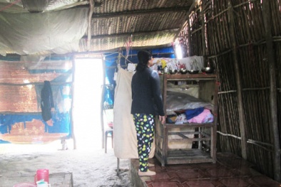 Xót xa bàn thờ ông lão 70 bị con trai sát hại trong căn lều rách nát