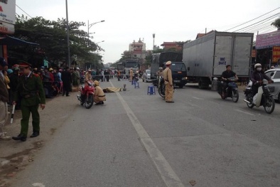 Bị xe buýt chèn qua người, một nữ sinh chết thảm