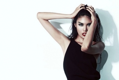 Lan Khuê bất ngờ được ‘lăng xê’ bởi bà trùm hoa hậu