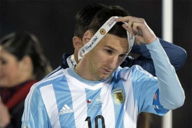 Messi văng tục và lười hát quốc ca?